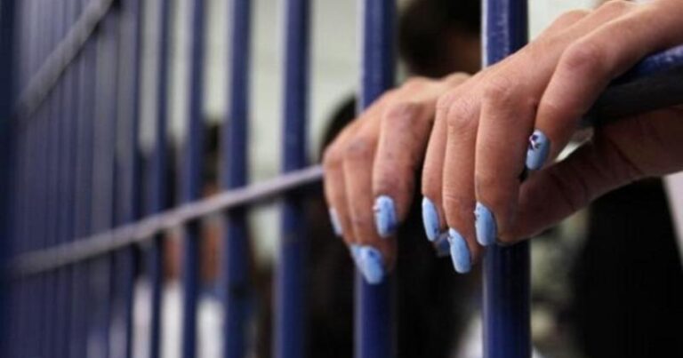 Əfv olunan 11 qadın azadlığa buraxıldı
