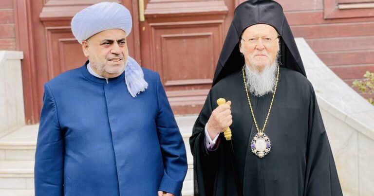 Allahşükür Paşazadə erməni katolikosunu nifrət çağırışlarından çəkinməyə çağırıb