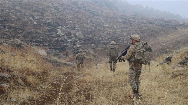 Türkiyədə hərbi bazaya hücum edildi: Ölən var