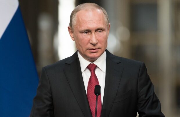 Putin hansı vaksinlə peyvənd olunduğunu AÇIQLADI
