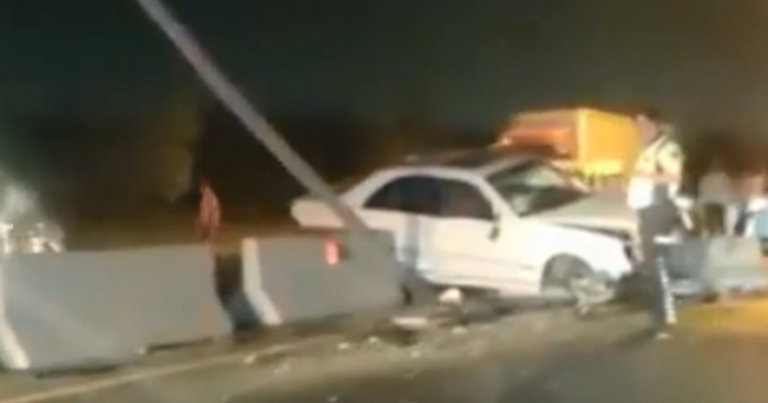 Abşeronda DƏHŞƏTLİ QƏZA: “Mercedes” betona çırpıldı – VİDEO