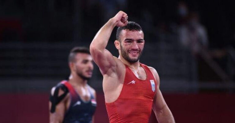Azərbaycanlı güləşçi Olimpiadada gümüş medal qazandı