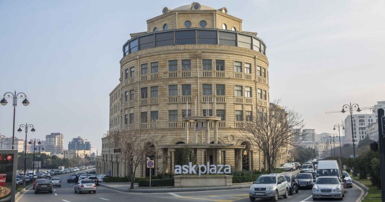 Bakıdakı məşhur plaza BAĞLANIR